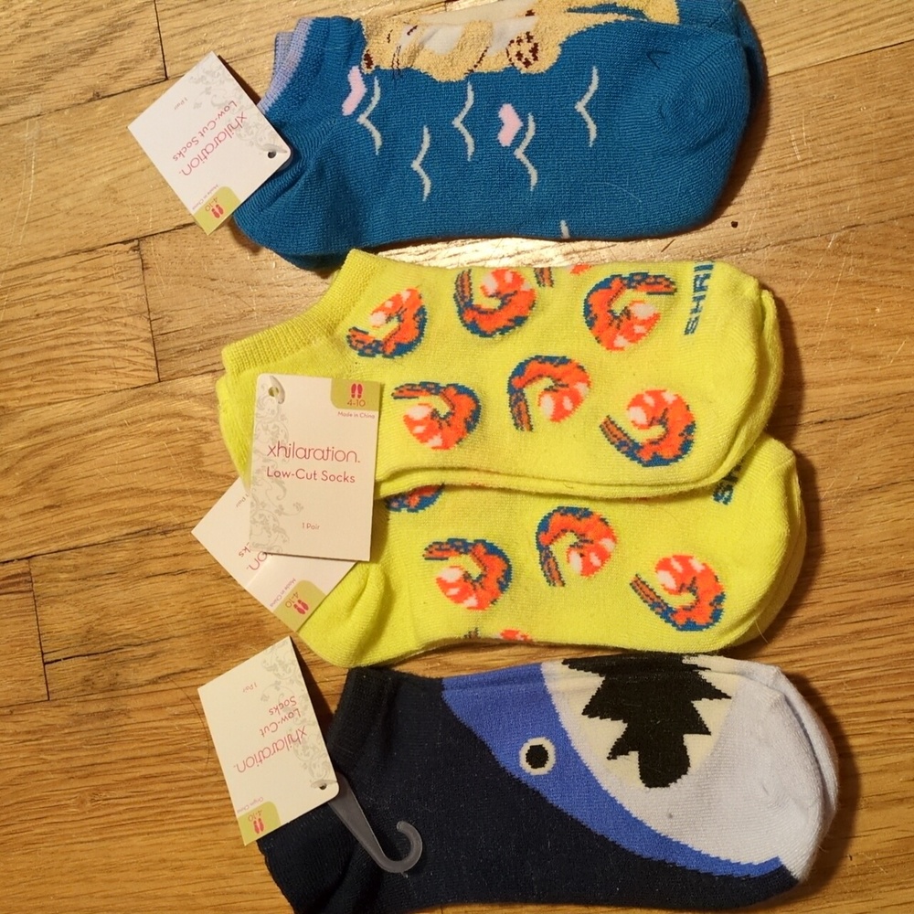BNWT 4 pairs of Low-cut Xhilaration socks